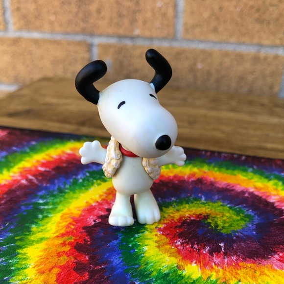 Tiny Snoopy toy PVC Peanuts figurine collectible - Picture 3 of 11
